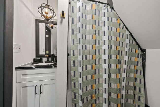 Building Photo - 286 Taylor Ave