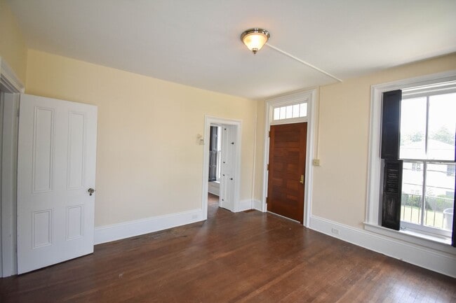 Building Photo - MT440