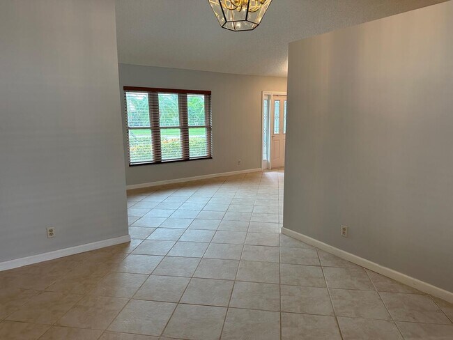 Building Photo - 22421 Ensenada Way