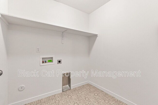 Building Photo - 10604 W New Berlin Dr