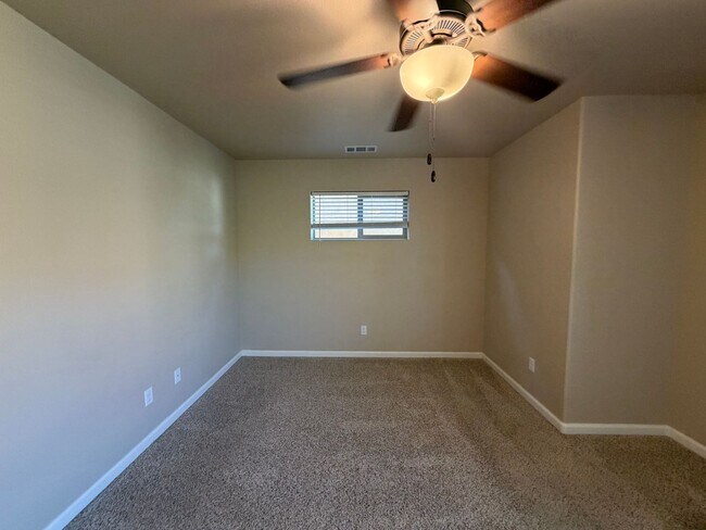Building Photo - 1194 Velarde Cir