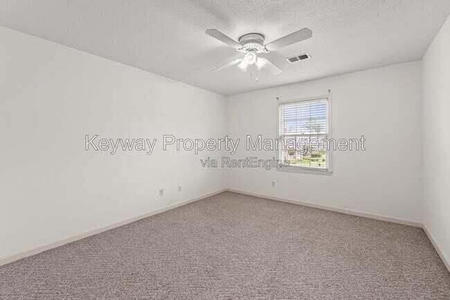 Building Photo - 344 Folkstone Cir