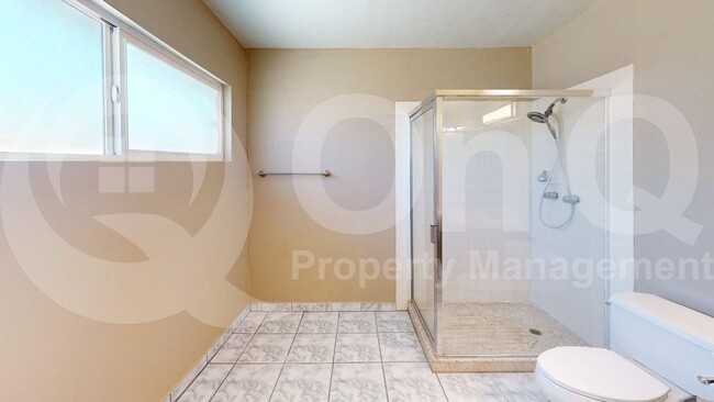 Building Photo - 826 S Sarnoff Dr
