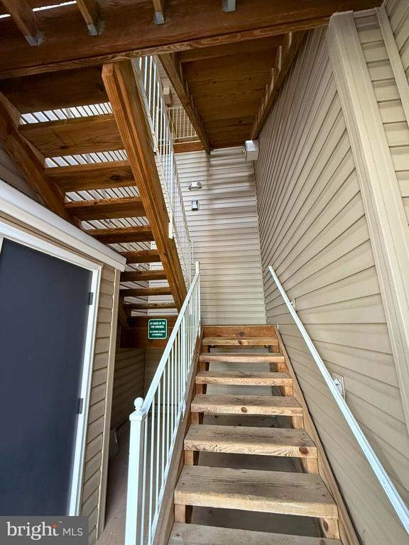 Building Photo - 2305 Village Crossing Rd