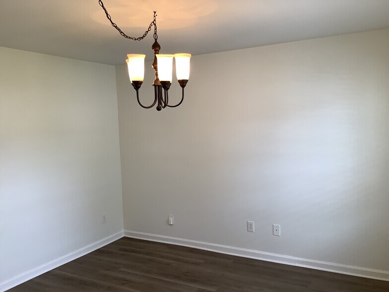 Building Photo - 8834 Kirkville Ln