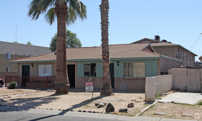 Building Photo - Los Amigos Apartments