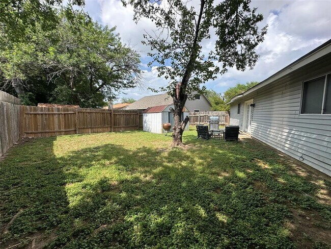 Building Photo - 1602 Sagebrush Dr