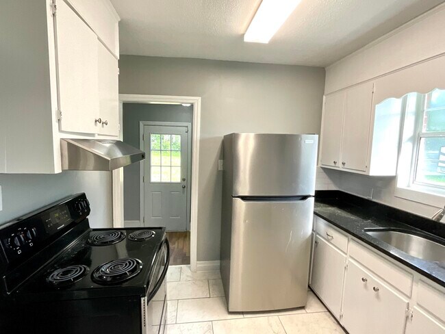 Building Photo - 2717 Margaret Ct