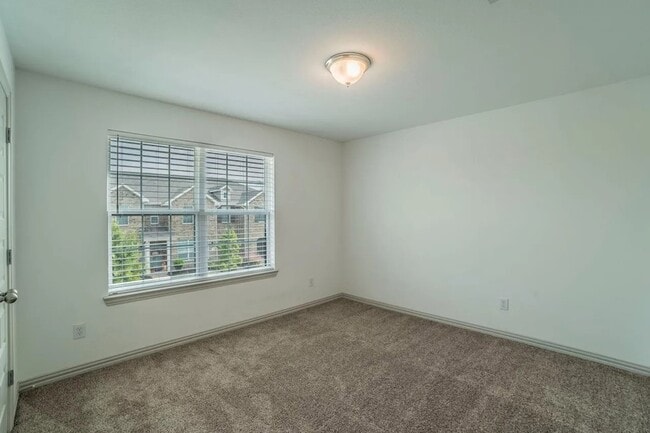 Building Photo - 1278 Lamar Dr