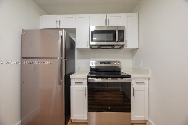 Building Photo - 2441 SW 82nd Ave