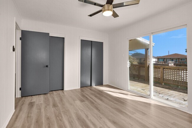 Building Photo - 539 Pompano St