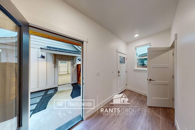 Building Photo - Brand New! Modern Home in Trestlewood – Where Comfort Meets Community!