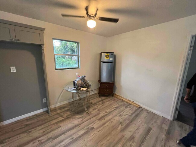 Building Photo - 28285 Tristan Dr