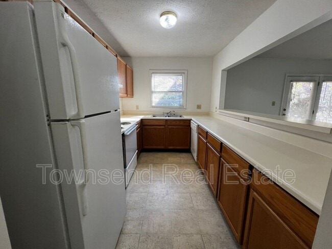 Building Photo - 1051 Ancestry Dr