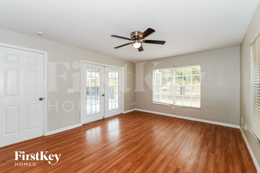 Building Photo - 708 Prospect Ave