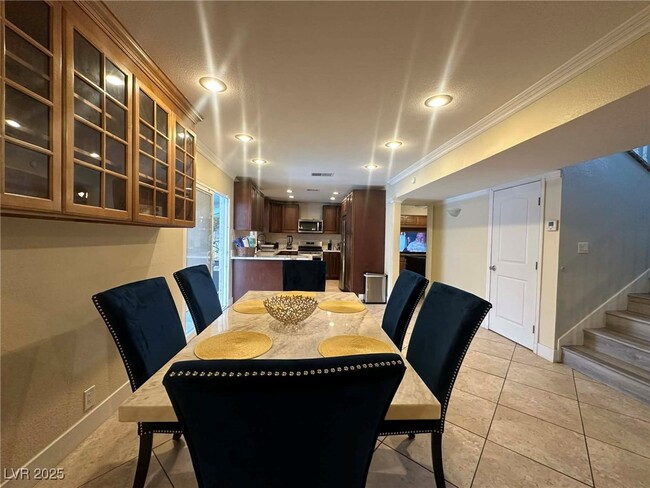 Building Photo - 2419 E Vegas Valley Dr