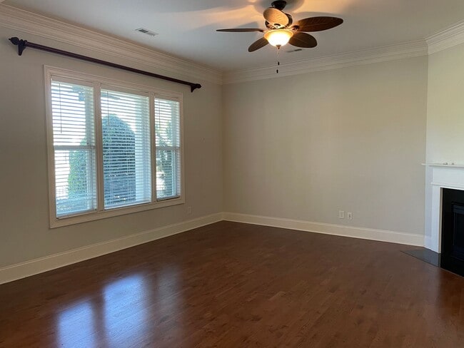 Building Photo - Fabulous Three Bedroom Home in Antiquity