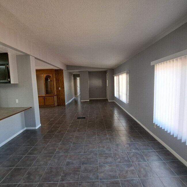 Building Photo - 5033 Sitka Ln