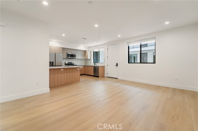 Building Photo - 7510 Sepulveda Blvd