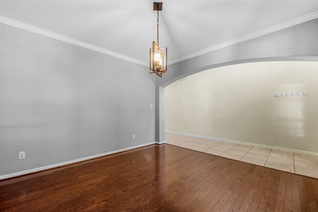 Building Photo - 7 Ebony Oaks Pl