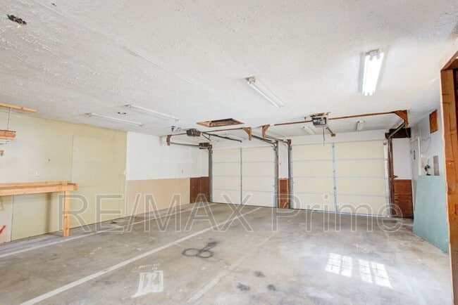 Building Photo - 321 Patrician Dr