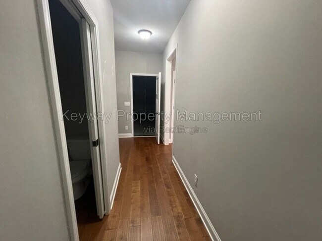 Building Photo - 3167 Lake Norman Dr