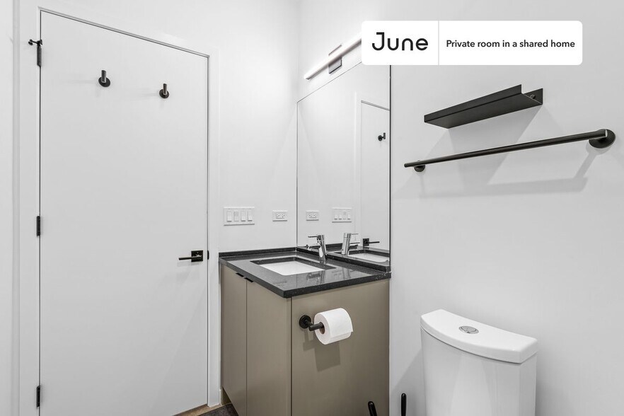 Building Photo - Room in Shared 4 bed/3.5 bath home