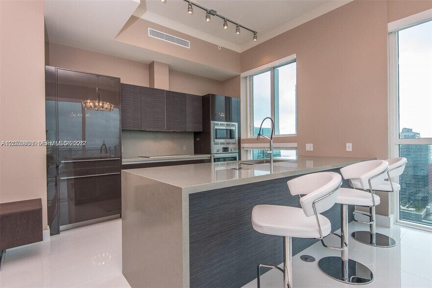 Building Photo - 1080 Brickell Ave
