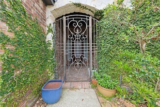 Building Photo - 63 N Crescendo Path Pl