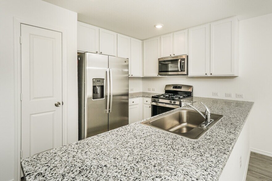 Building Photo - 14612 Greenfield Ml