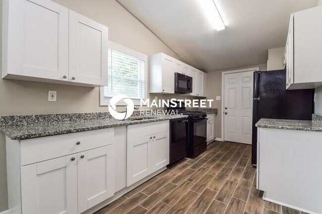 Building Photo - 3 Bedroom Pet-Friendly Home in decatur, GA...