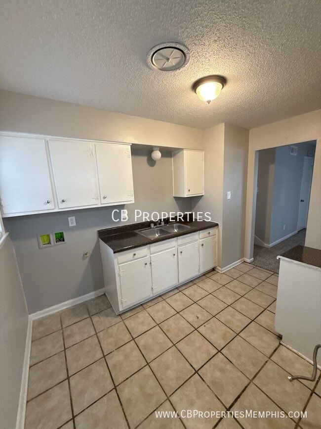 Building Photo - 3829 Tessland Rd