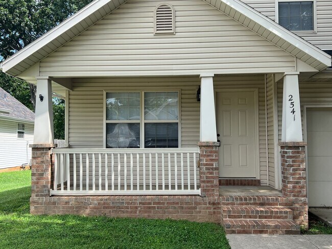 Building Photo - ***PRICE ADJUSTMENT - MOVE IN SPECIAL***