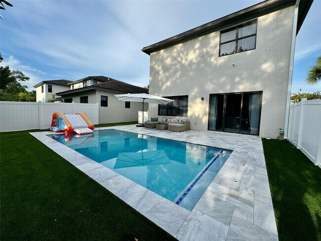 Primary Photo - 4915 Whispering Way