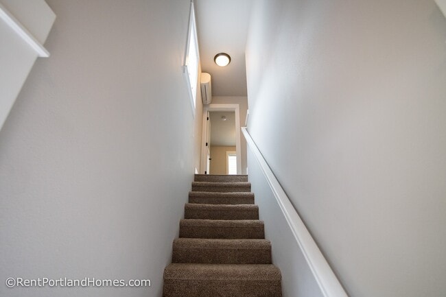 Building Photo - ADS457