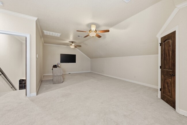 Building Photo - 6470 Claybourn Dr