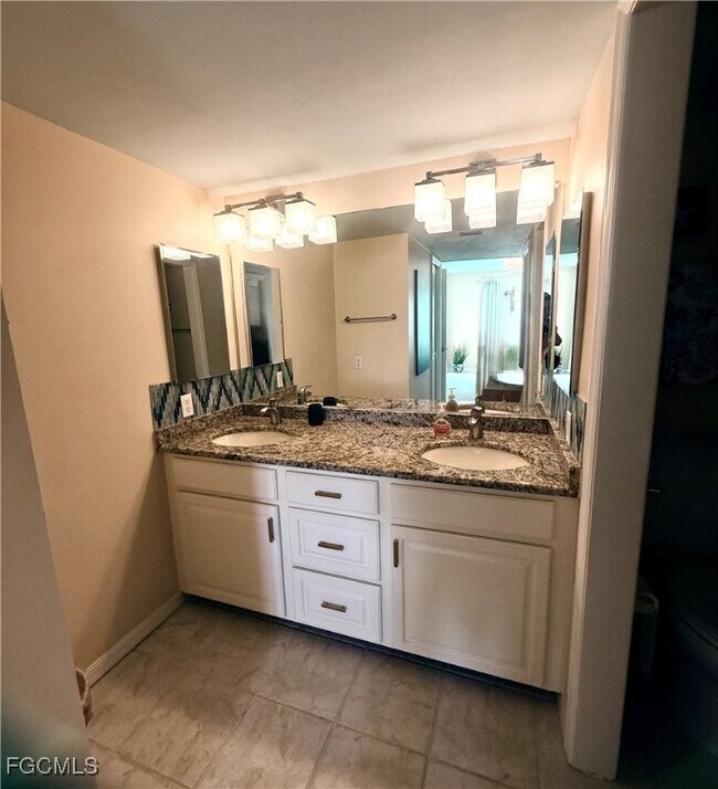 Building Photo - 12171 Kelly Sands Way