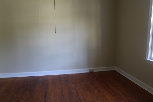 Building Photo - 956 South St