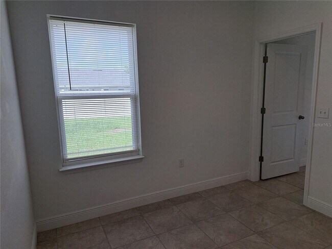 Building Photo - 16558 SW 30th Ter Rd