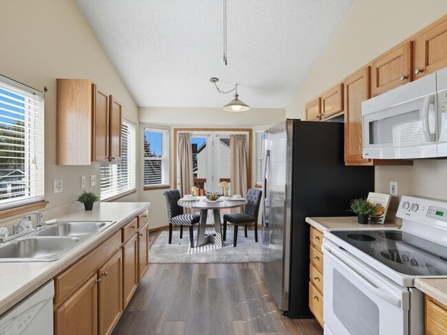 Building Photo - 418 Linda Vista Dr
