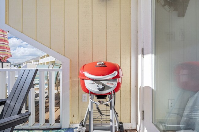 Building Photo - 775 Gulf Shore Dr