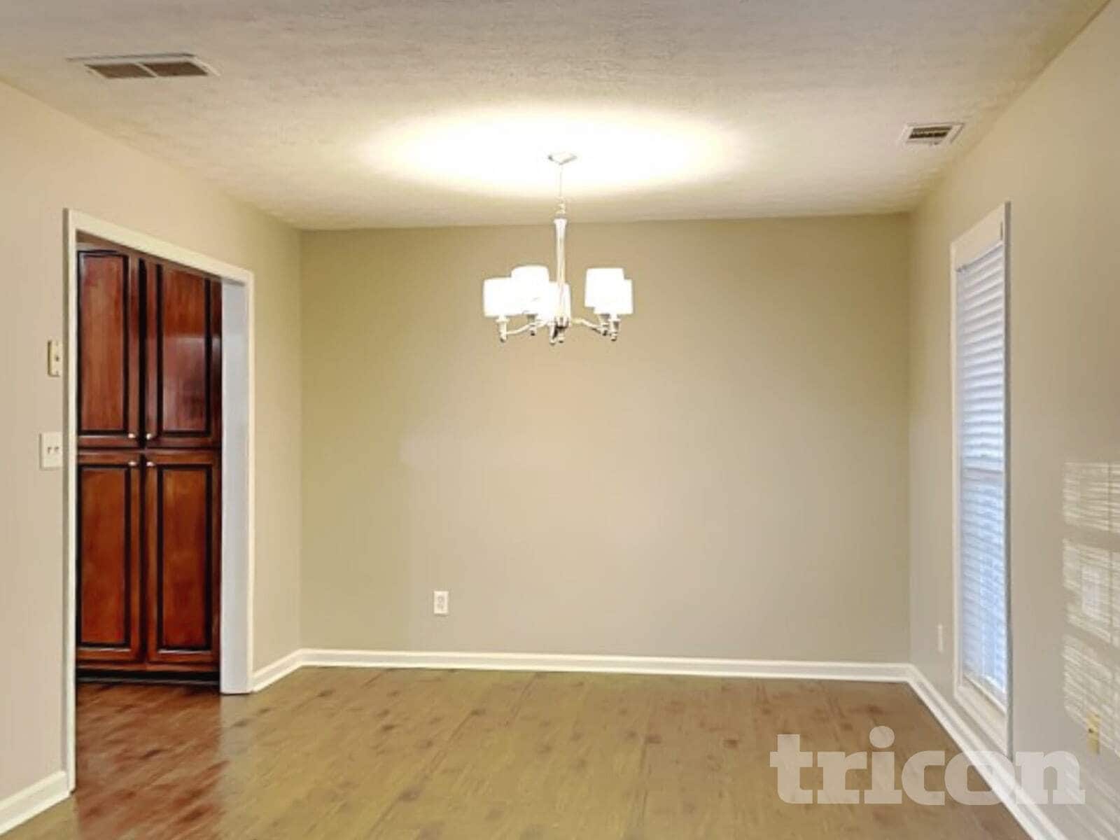 Building Photo - 375 Radcliffe Trce