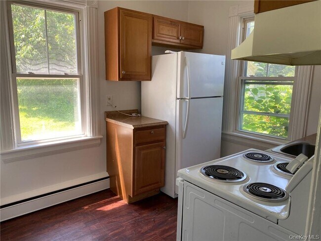 Building Photo - 12 Alden Pl