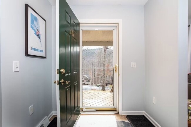 Building Photo - Spacious 4BR Mountain Home Near Massanutten Resort