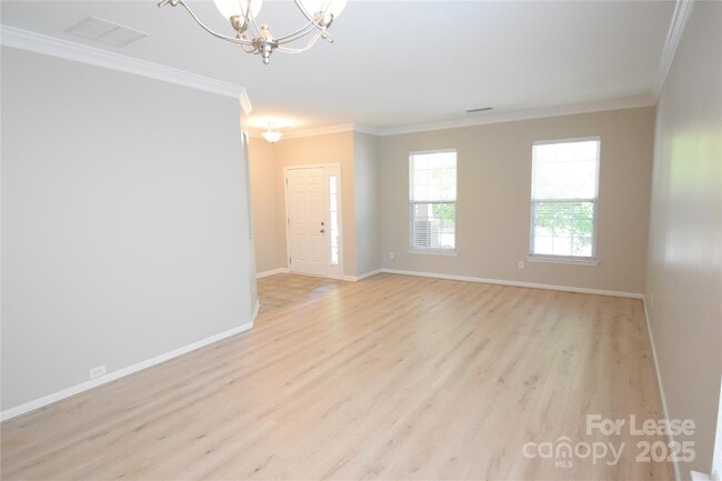 Building Photo - 3334 Crutchfield Pl