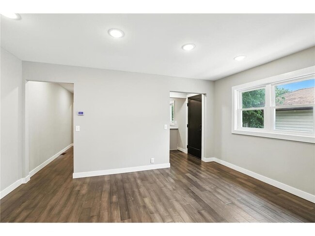 Building Photo - 3284 Idaho Ave S