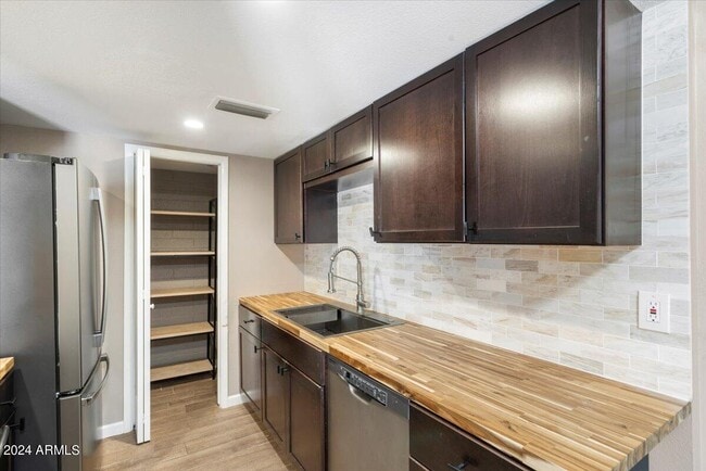 Building Photo - 7810 E Keim Dr