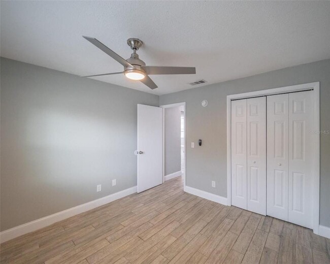 Building Photo - 2419 Rio Pinar Lakes Blvd