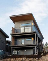 Building Photo - 919 NW Roanoke Ave