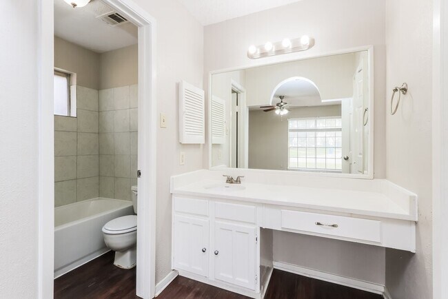 Building Photo - 4606 Lost Lake Ln